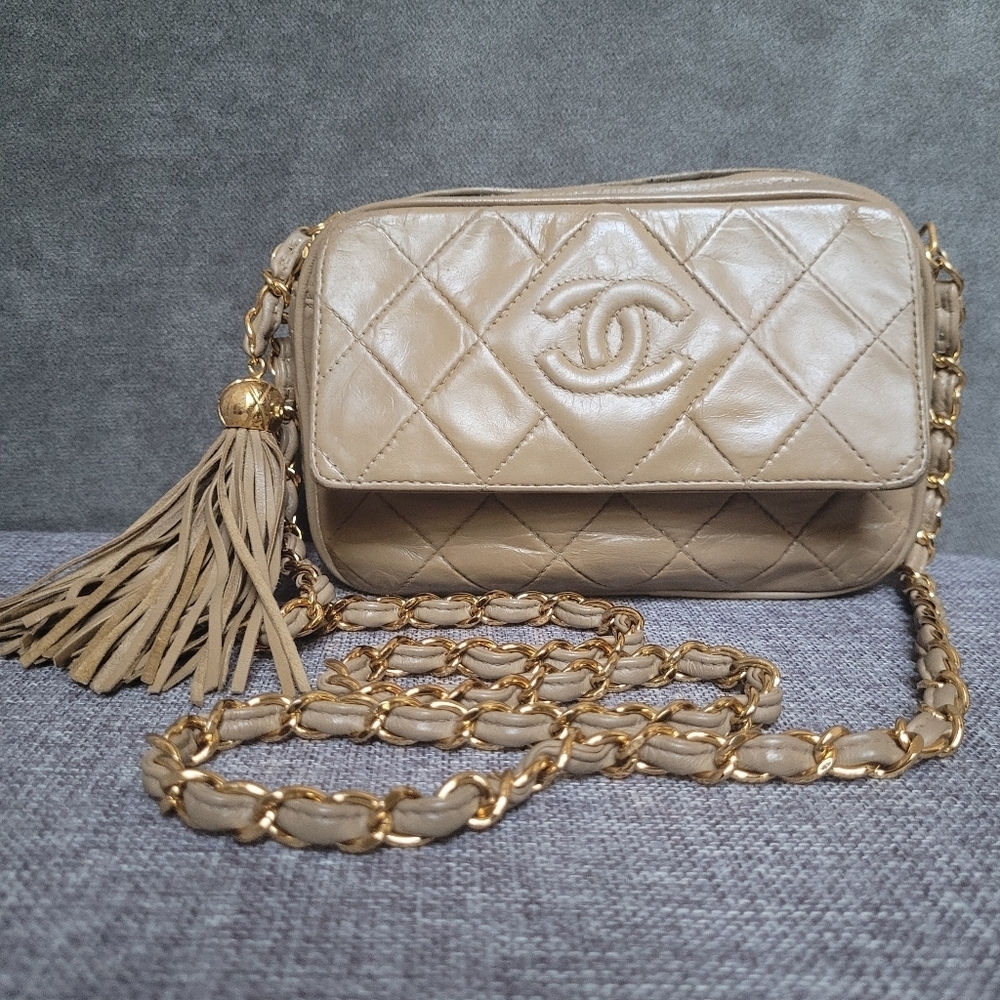 Chanel vintage tan quilted tassle flap bag - Picture 4 of 14